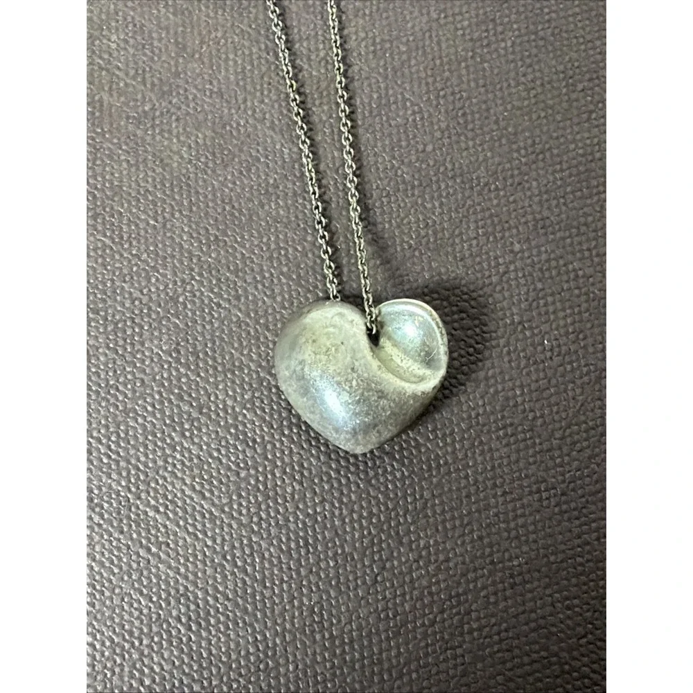 Tiffany & Co Solid Sterling Silver Puff Heart Charm Pendant Necklace 925‎ Patina